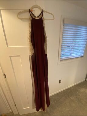 Elegant Burgundy Evening Gown with Champagne Side Detail